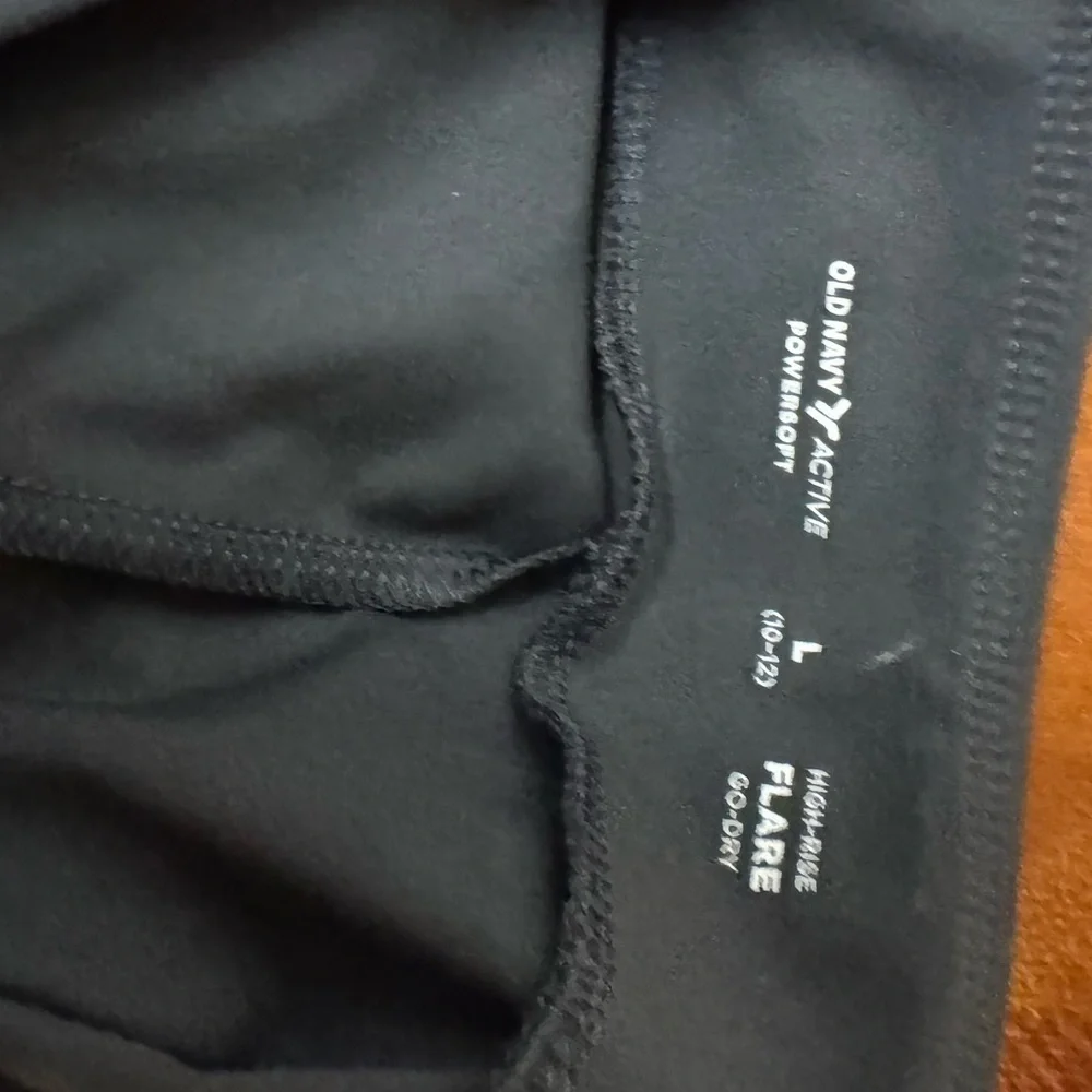 Old Navy high Rise Flare Athletic Leggings - Size Large (10-12)